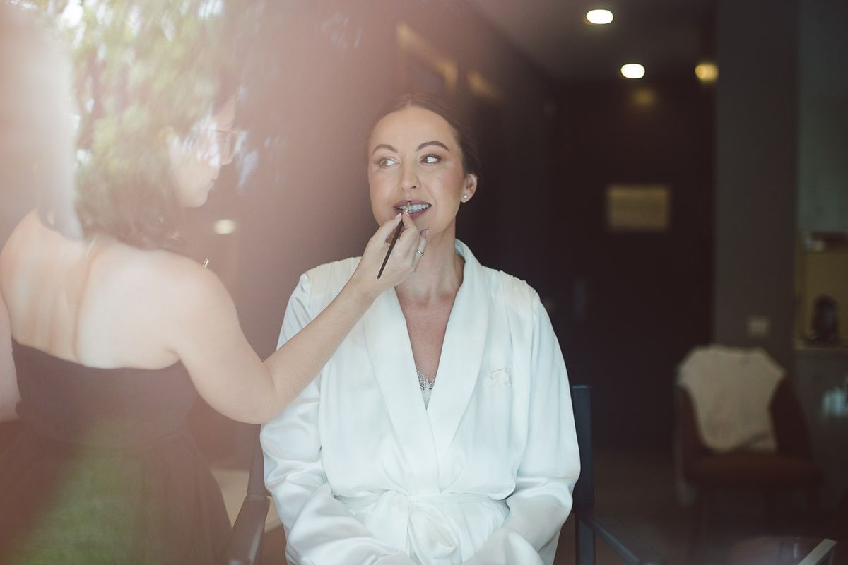 Bridal makeup by Bárbara Santos, photographed on a wedding day in Portugal