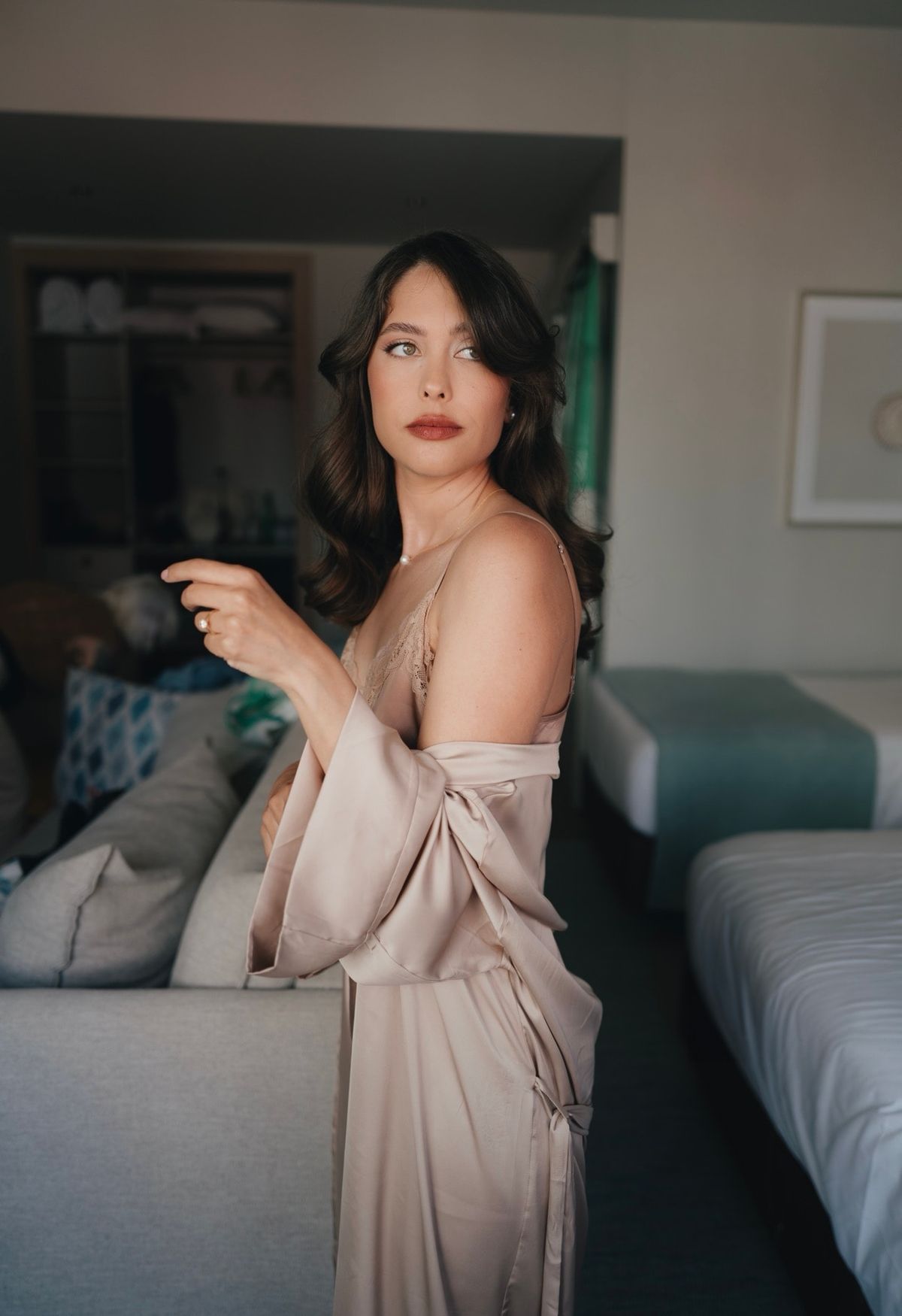 Bridal makeup by Bárbara Santos, photographed on a wedding day in Portugal