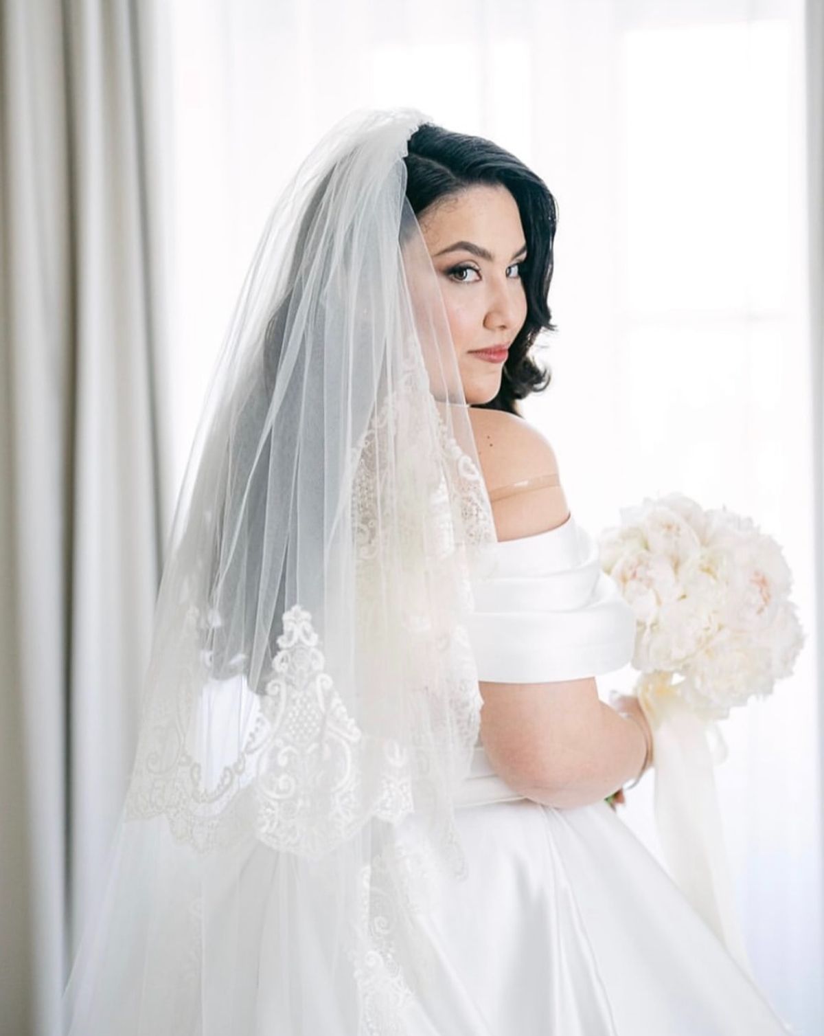 Bridal makeup by Bárbara Santos, photographed on a wedding day in Portugal