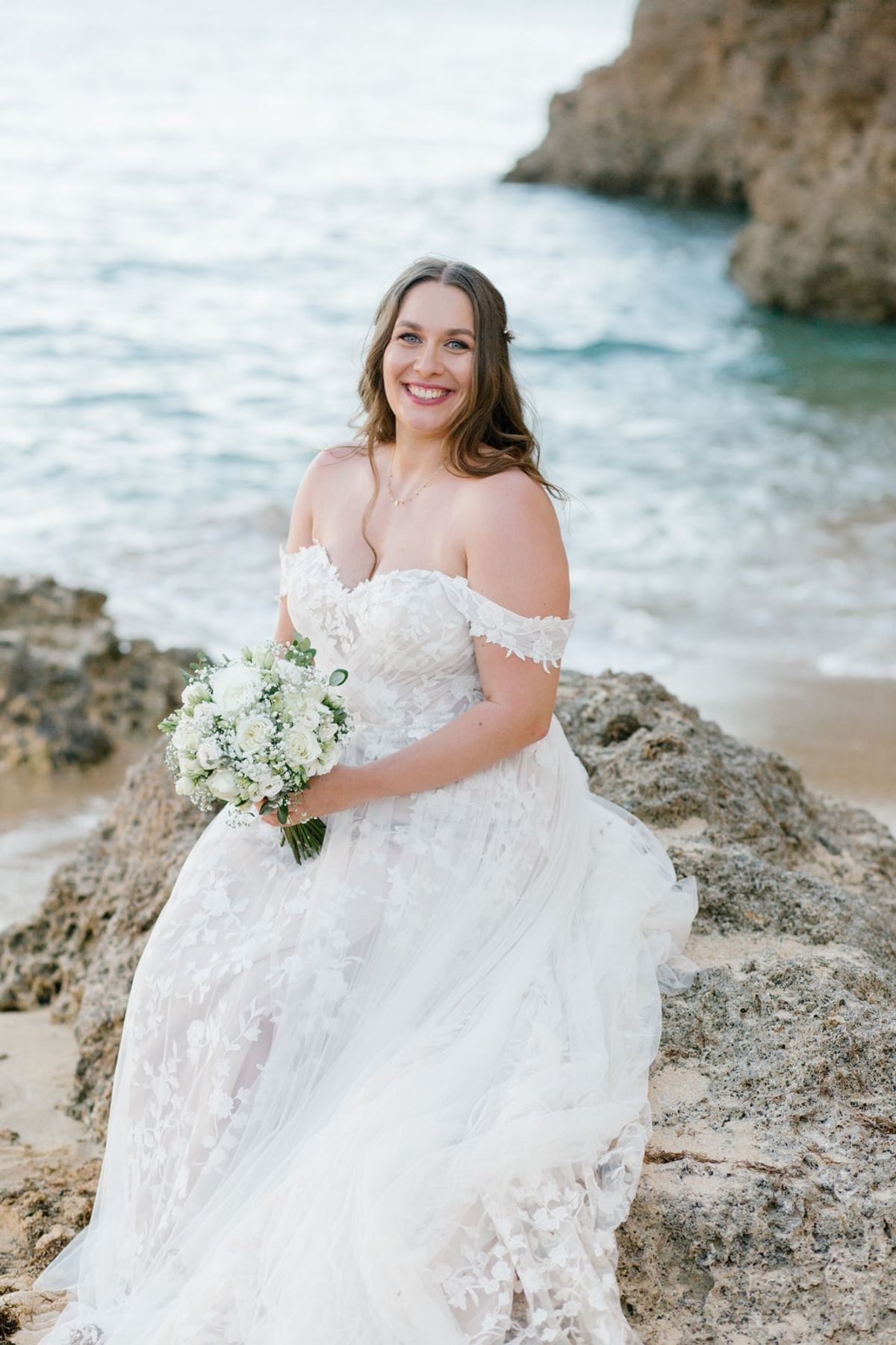 Bridal makeup by Bárbara Santos, photographed on a wedding day in Portugal