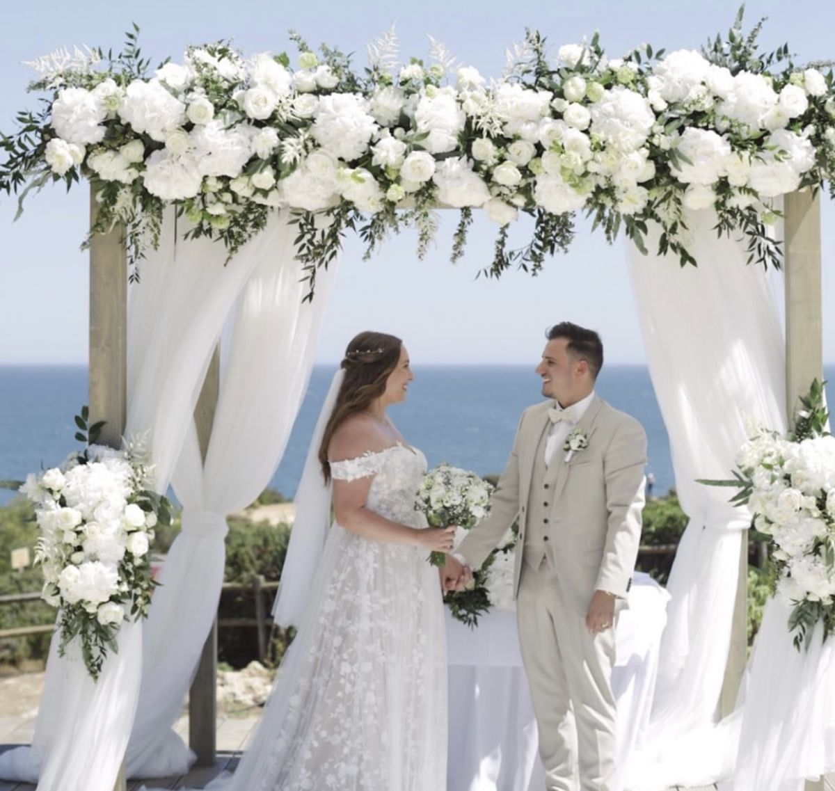 Bridal makeup by Bárbara Santos, photographed on a wedding day in Portugal
