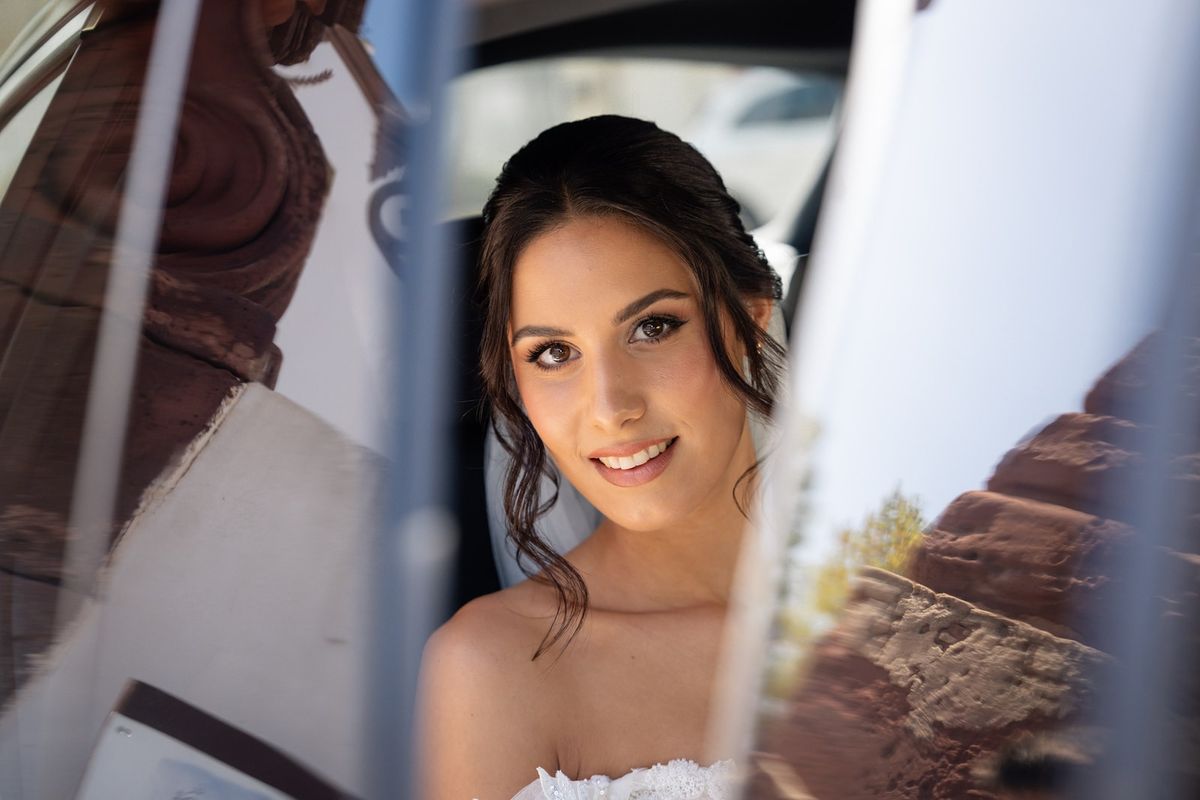 Bridal makeup by Bárbara Santos, photographed on a wedding day in Portugal