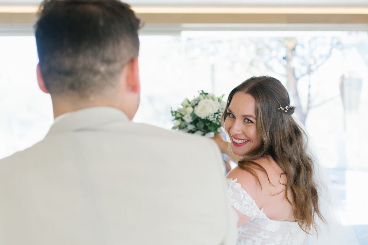 Bridal makeup by Bárbara Santos, photographed on a wedding day in Portugal