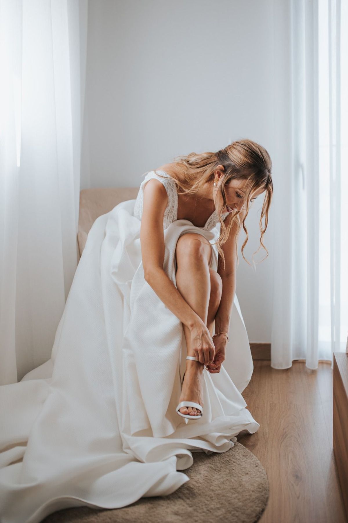 Bridal makeup by Bárbara Santos, photographed on a wedding day in Portugal