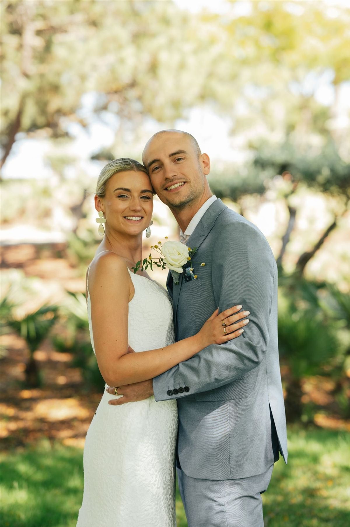Bridal makeup by Bárbara Santos, photographed on a wedding day in Portugal