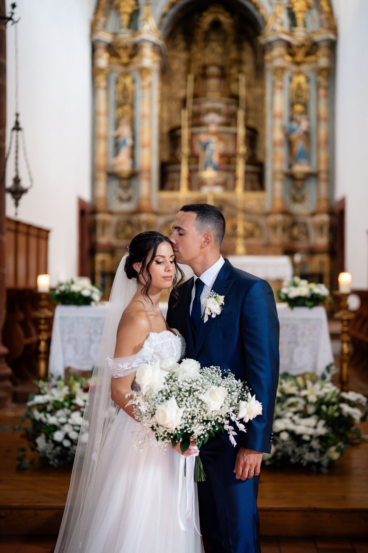 Bridal makeup by Bárbara Santos, photographed on a wedding day in Portugal
