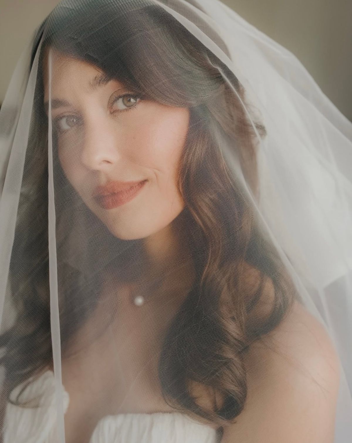 Bridal makeup by Bárbara Santos, photographed on a wedding day in Portugal