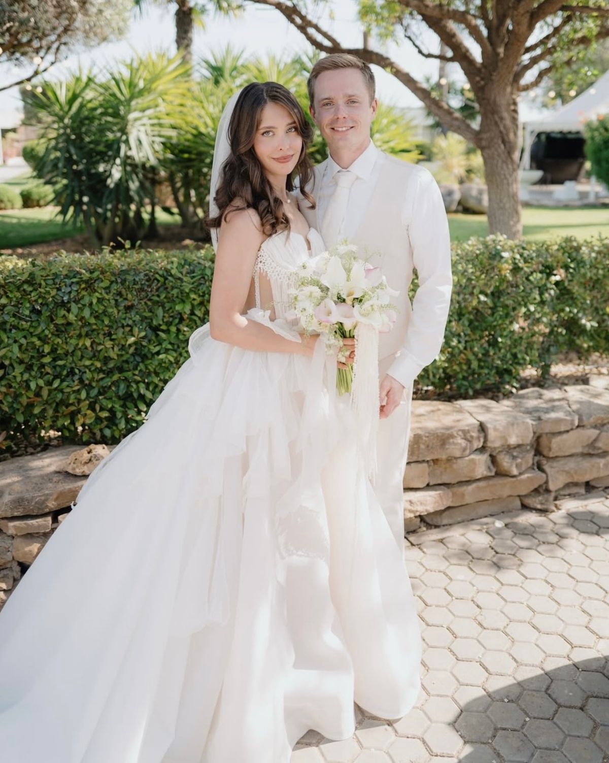 Bridal makeup by Bárbara Santos, photographed on a wedding day in Portugal