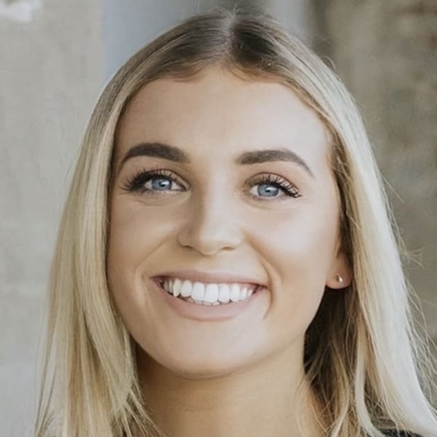Courtney Linwood portrait
