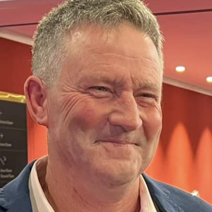 Les Thomas portrait