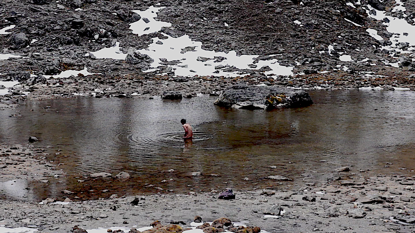 Glacier bathing