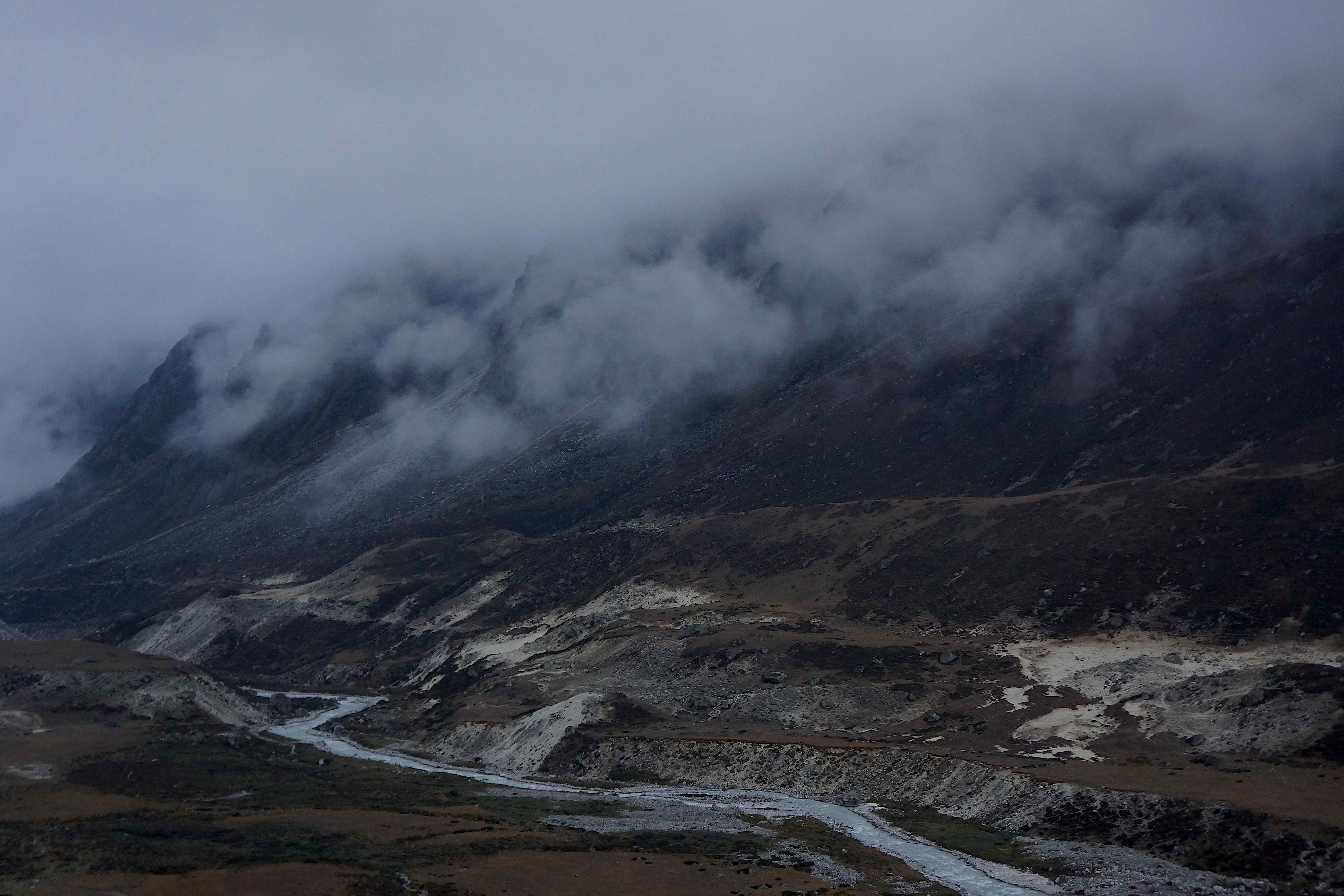 The glacier crossing