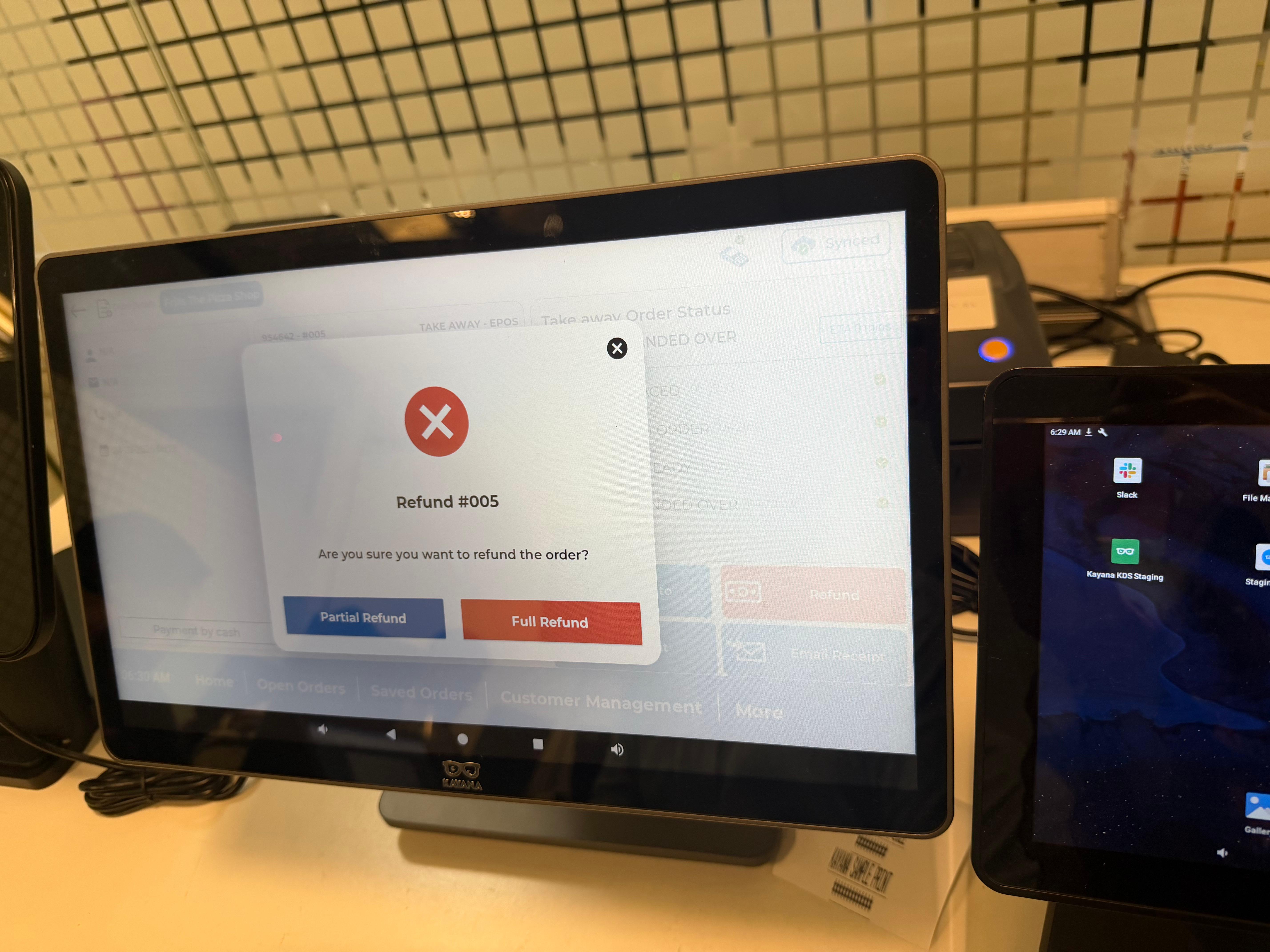Una vista del pop-up de reembolso donde puede elegir entre reembolso completo o parcial.