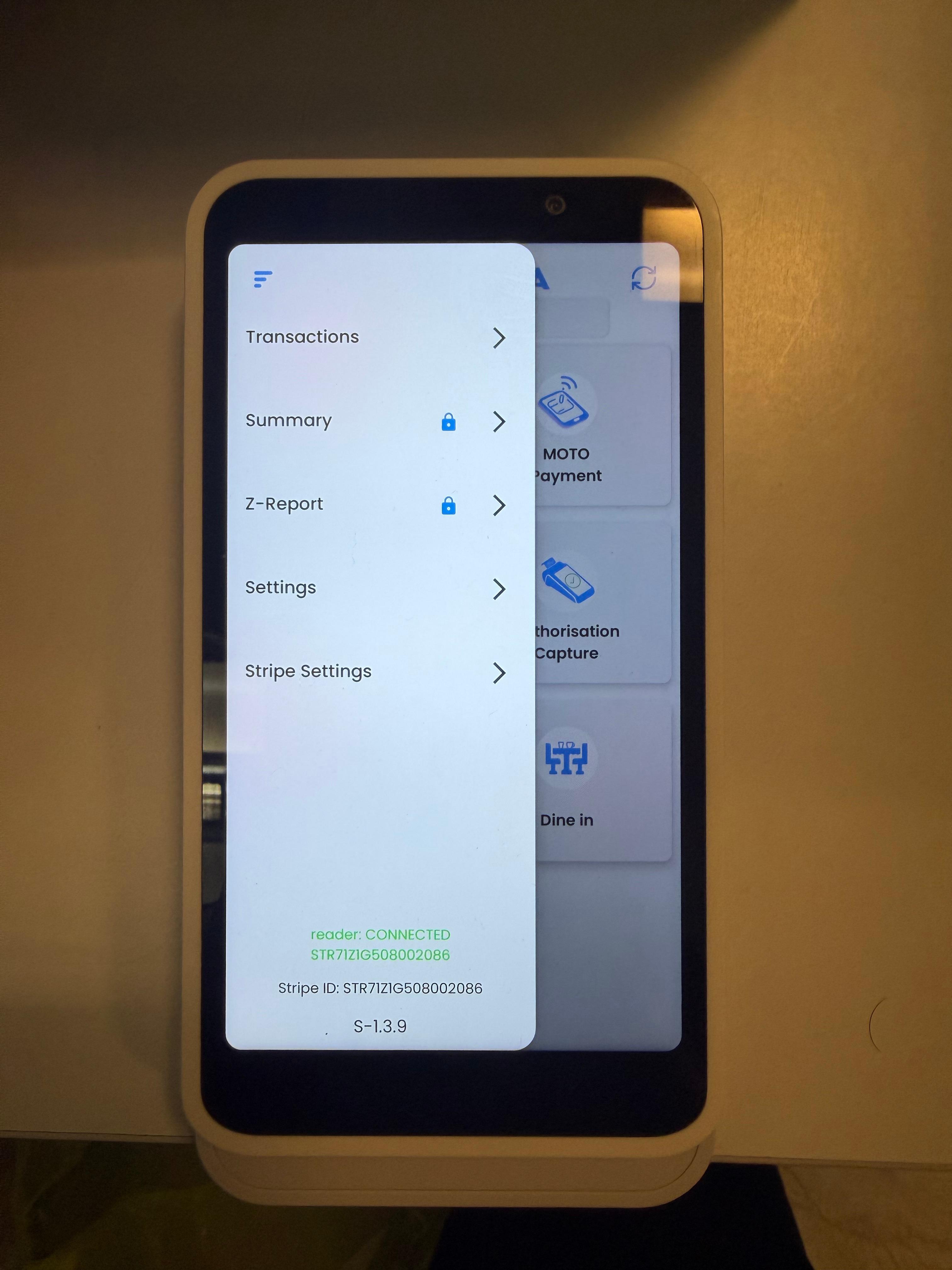 Een weergave van de menuzijbalk in de Kayana mPOS-applicatie.
