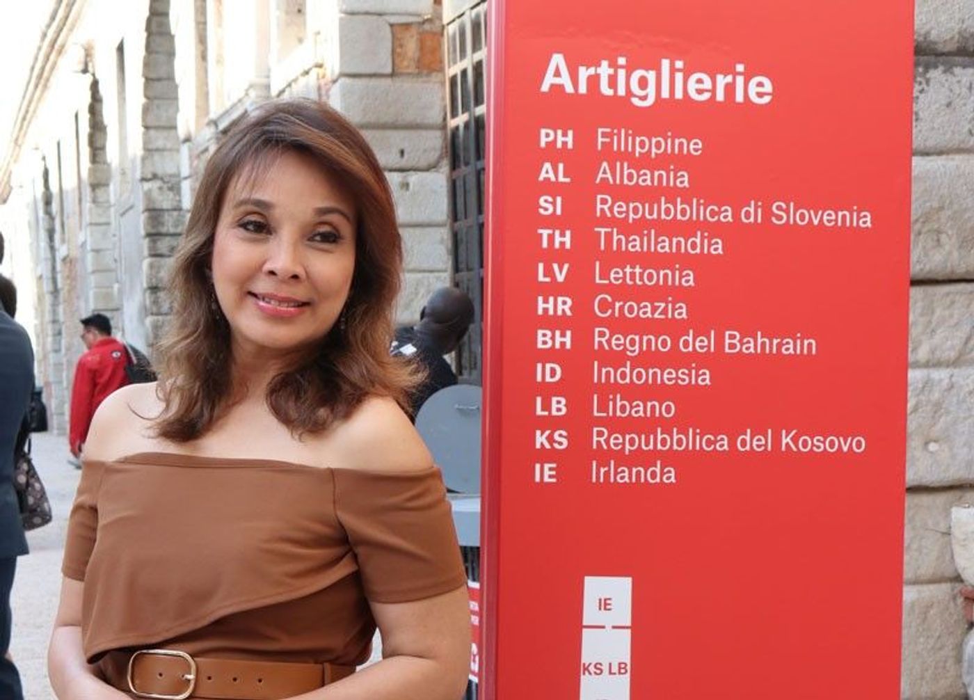 Deputy Speaker Loren Legarda and other officials posing inside the Philippine Pavilion’s library structure in Venice