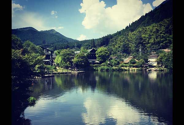 Lake Kinrinko at the base of Mt. Yufu in Yufuin