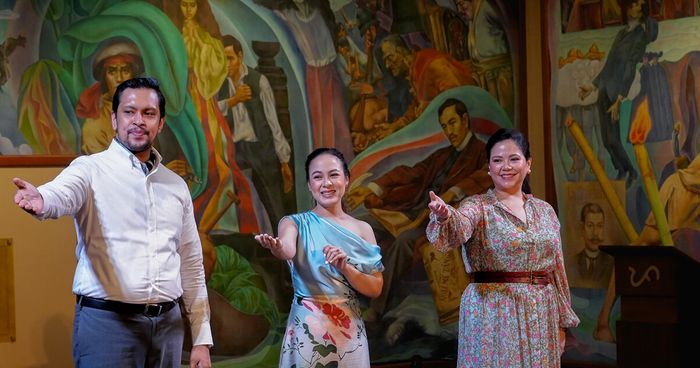 Sopranos Anna Migallos and Myramae Meneses with bass baritone Roby Malubay posing together at the launch of Progetto Puccini
