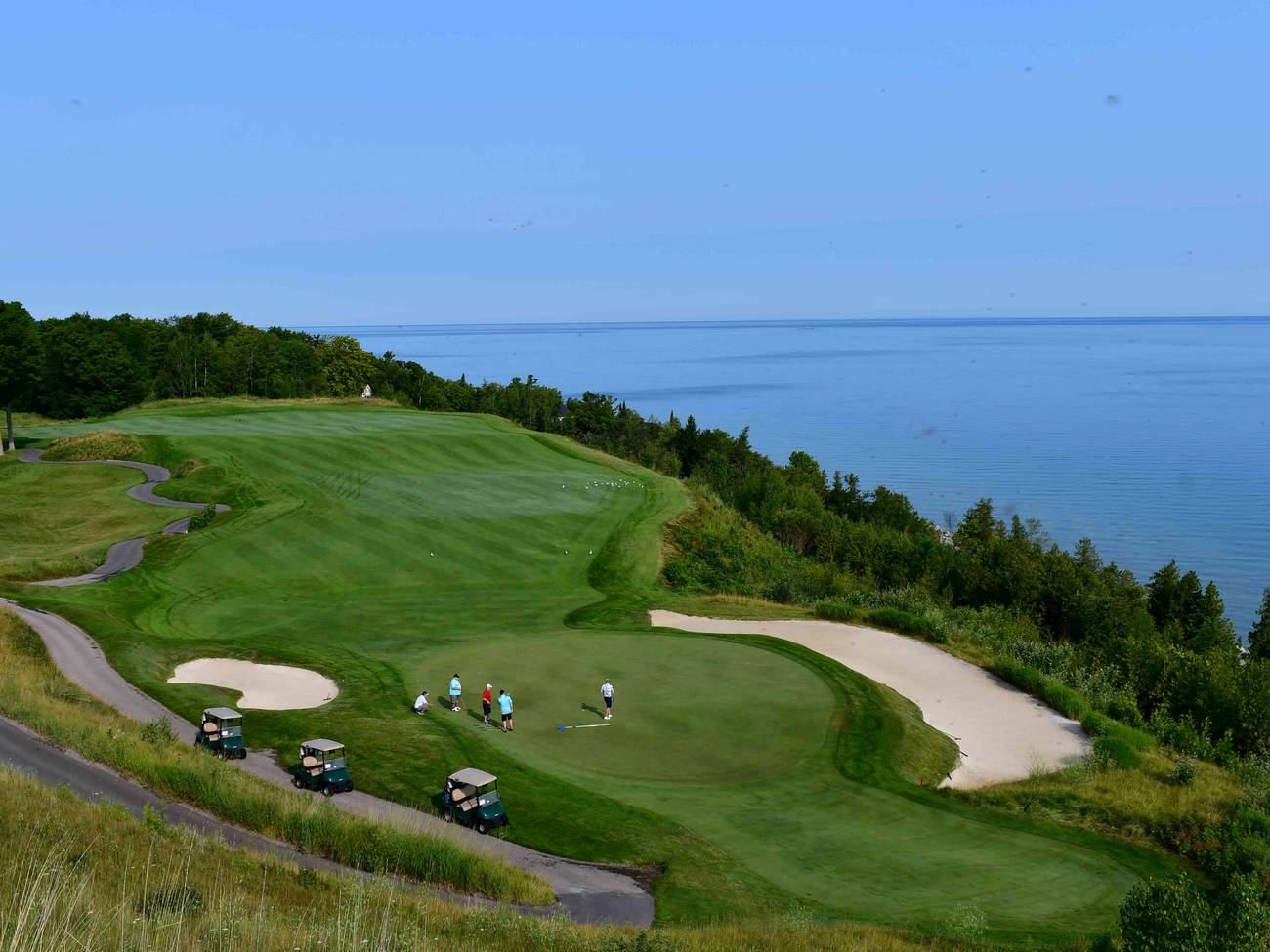 Links 1 with Golfers on green