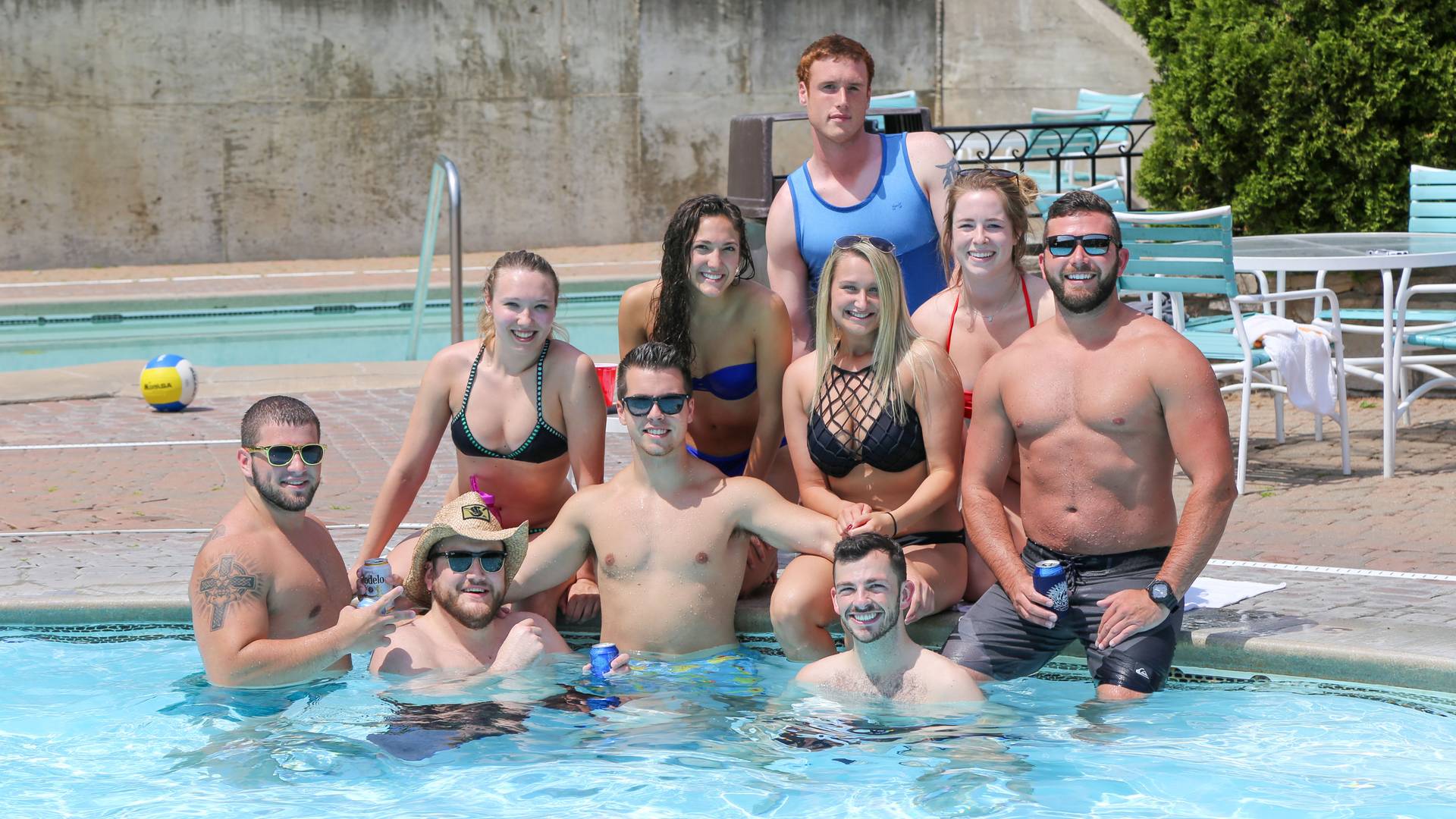 Large group at the clocktower pool.