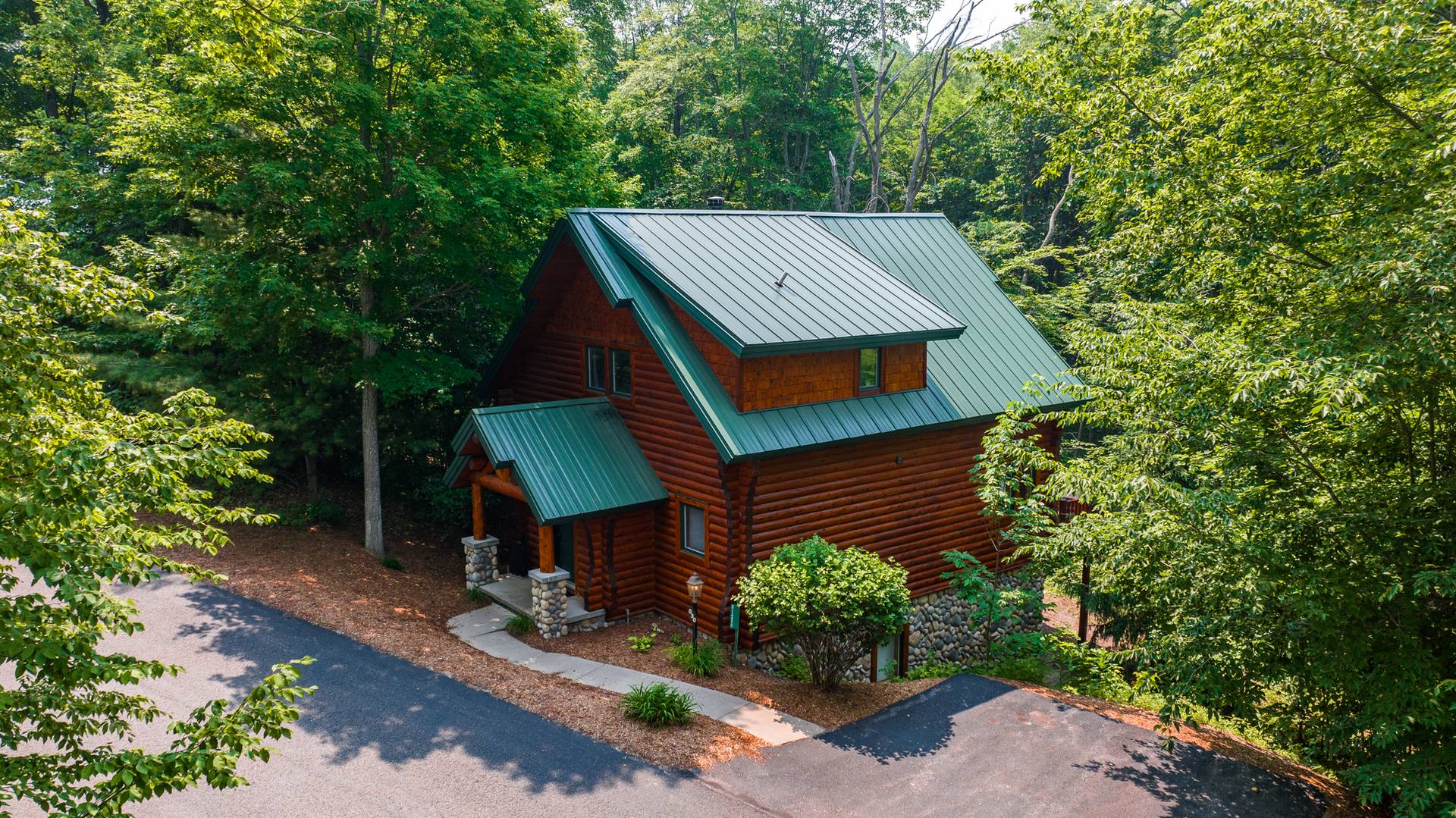 Outside view of Mountain Cabins