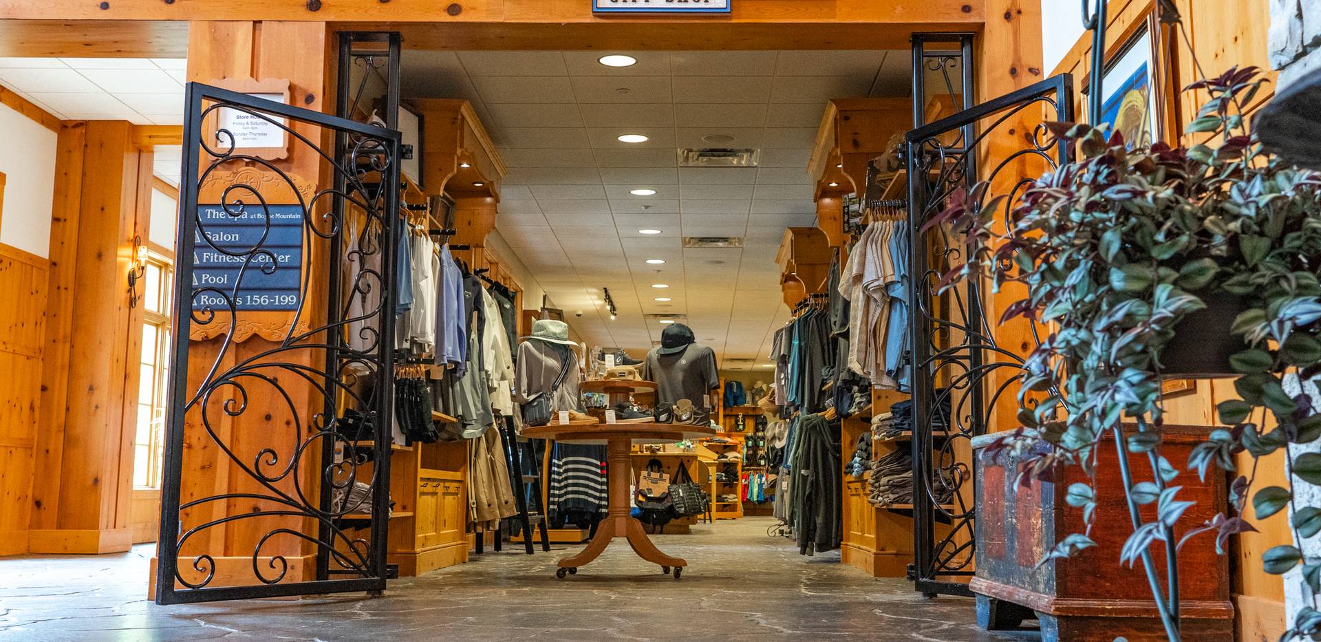 picture of Geschenk Laden gift shop from the front