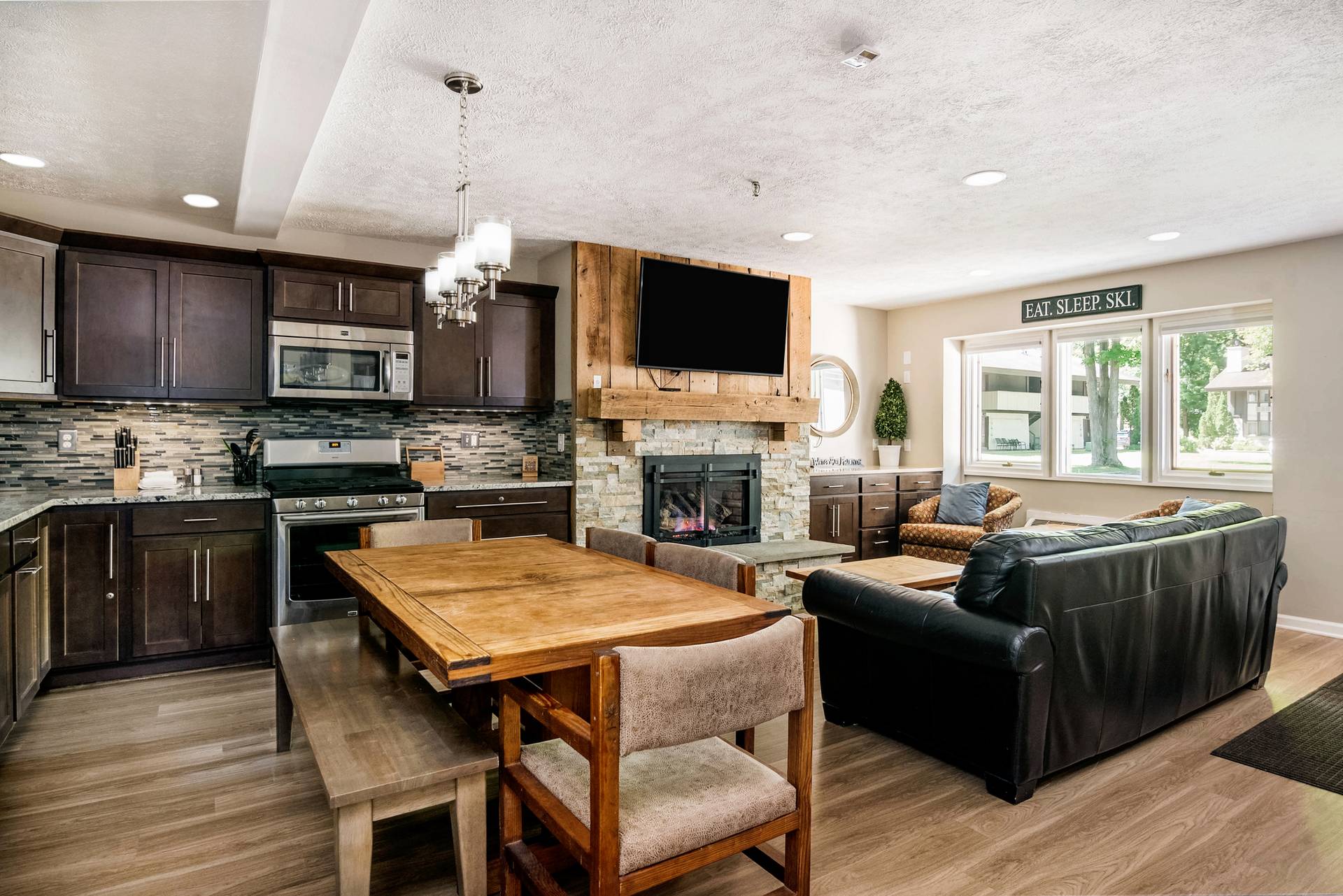 mountain villa living and dining areas
