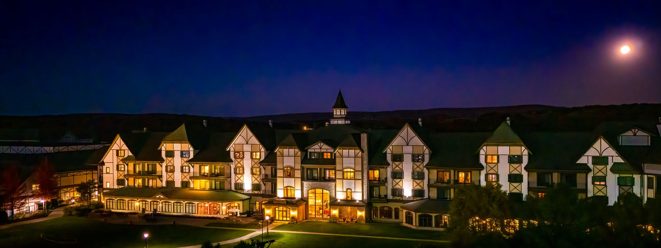 mountain grand lodge at night