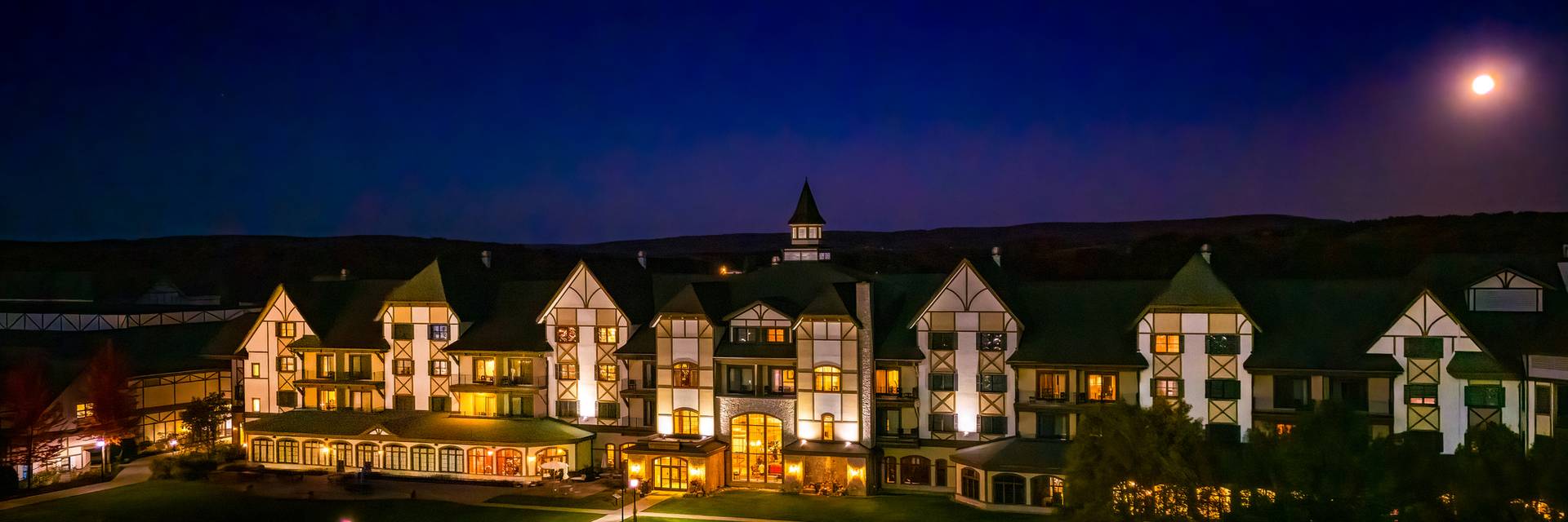 mountain grand lodge at night