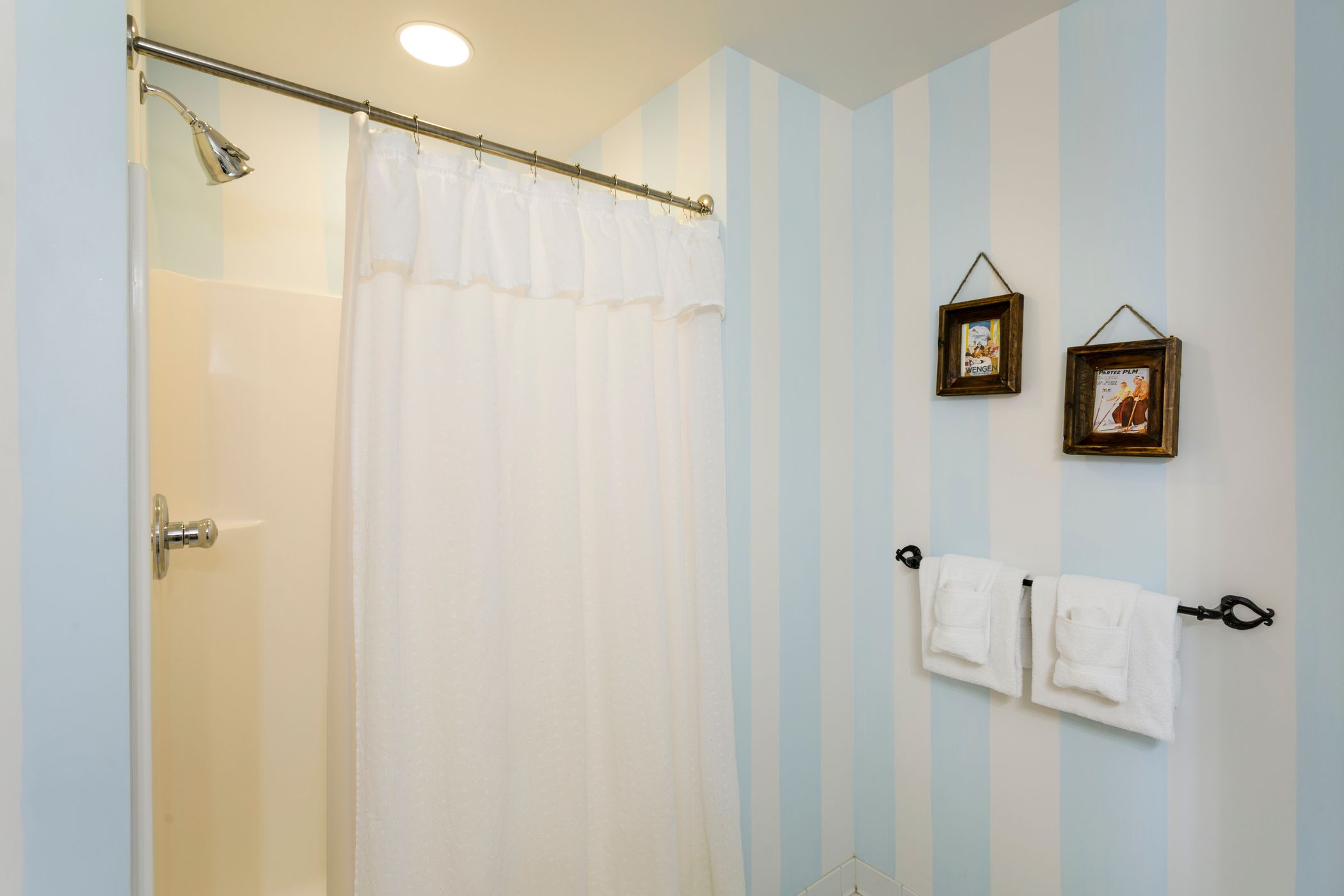 Shower in the Mountain Grand Lodge and Spa