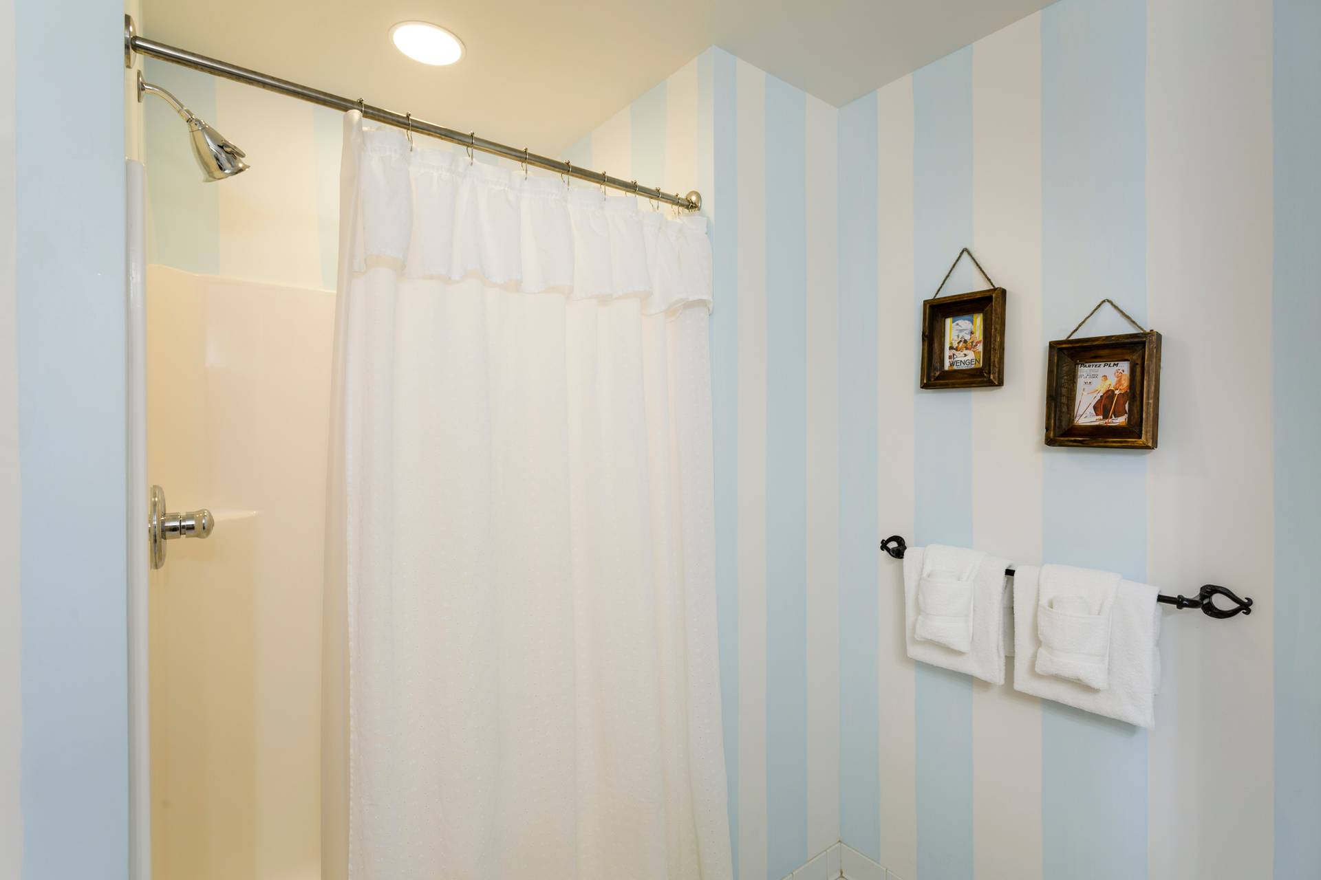 Shower in the Mountain Grand Lodge and Spa