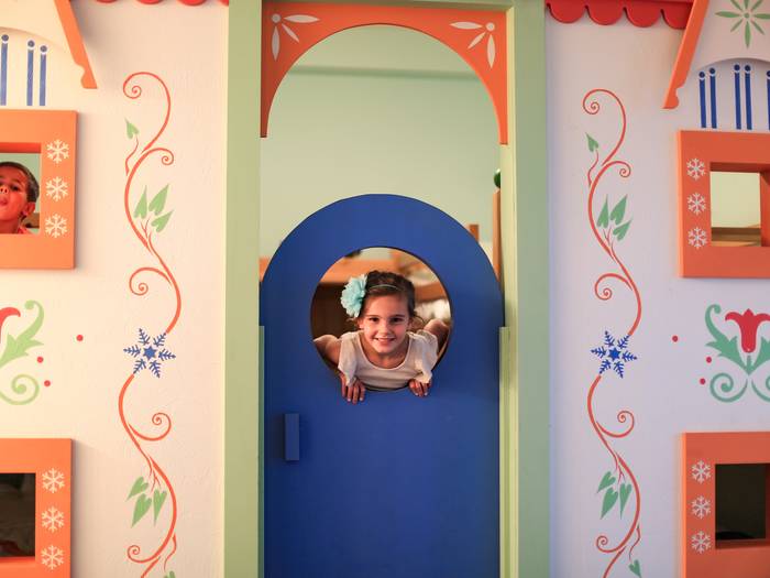Kids inside bunks in the Salzburg Suite.