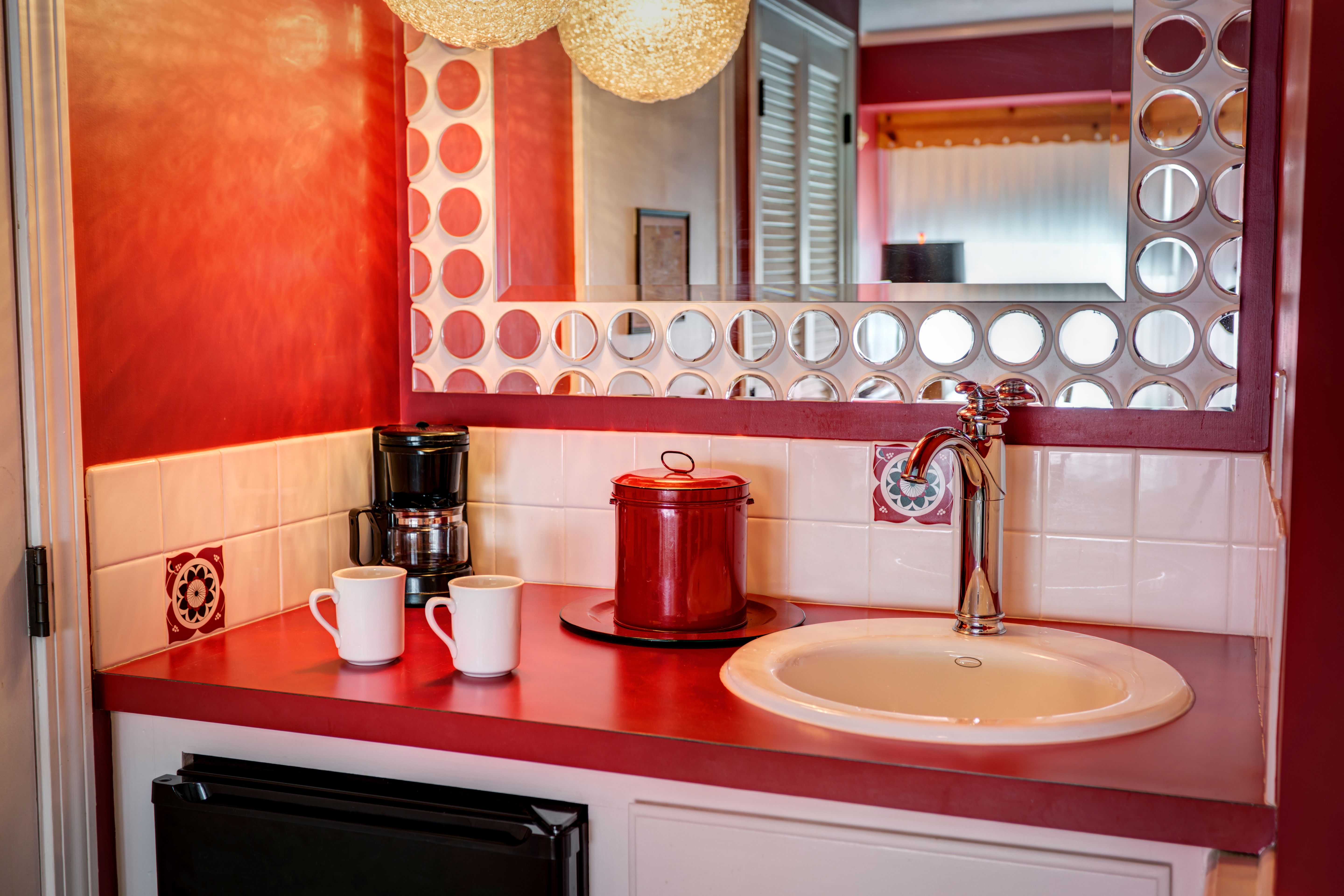 Clocktower Lodge wet bar