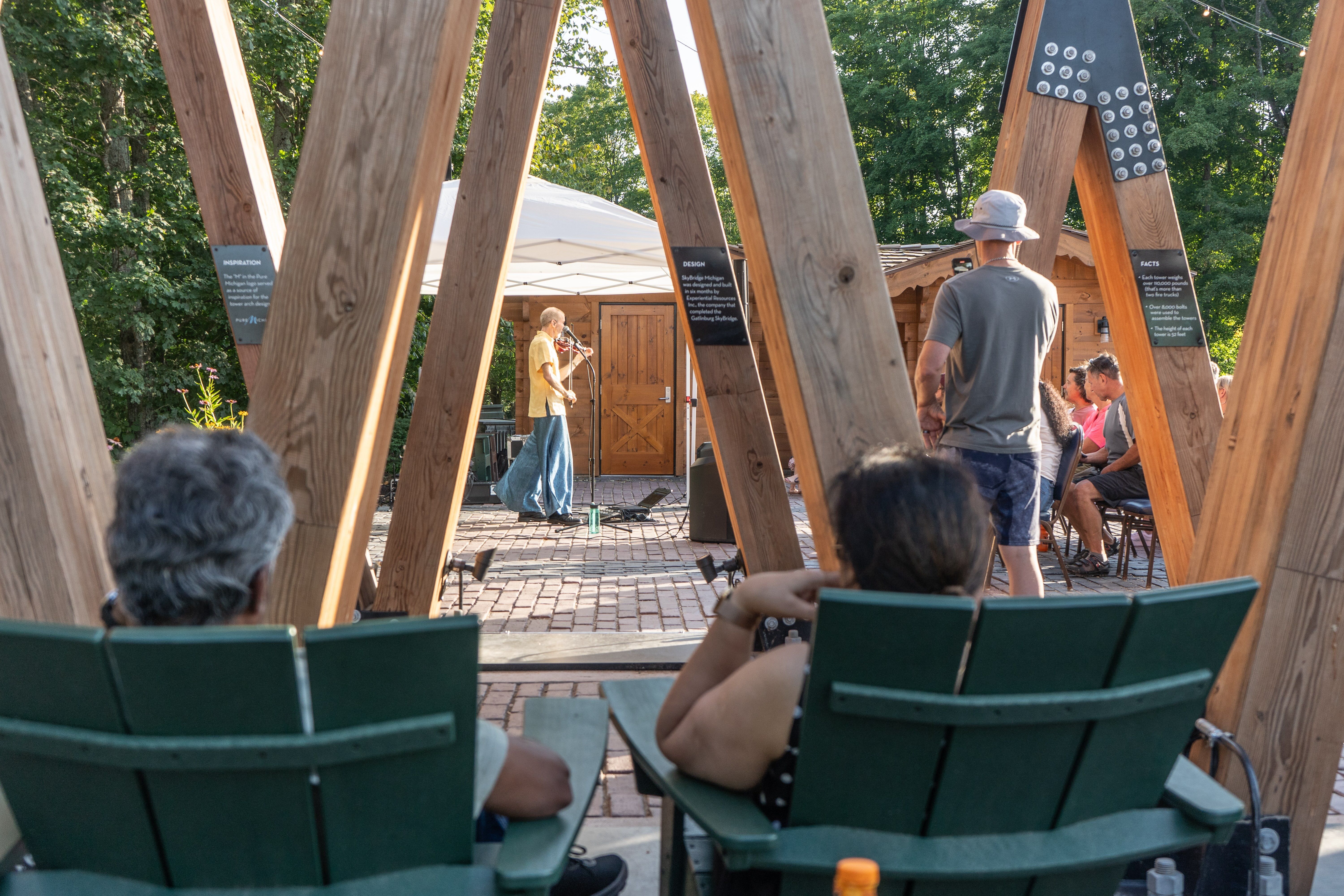 Dixon's Violin through the SkyBridge towers