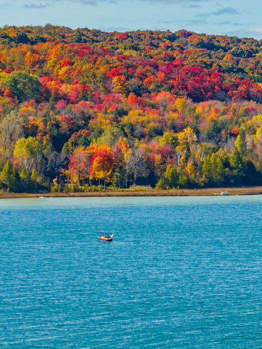 Peak fall color boat tour