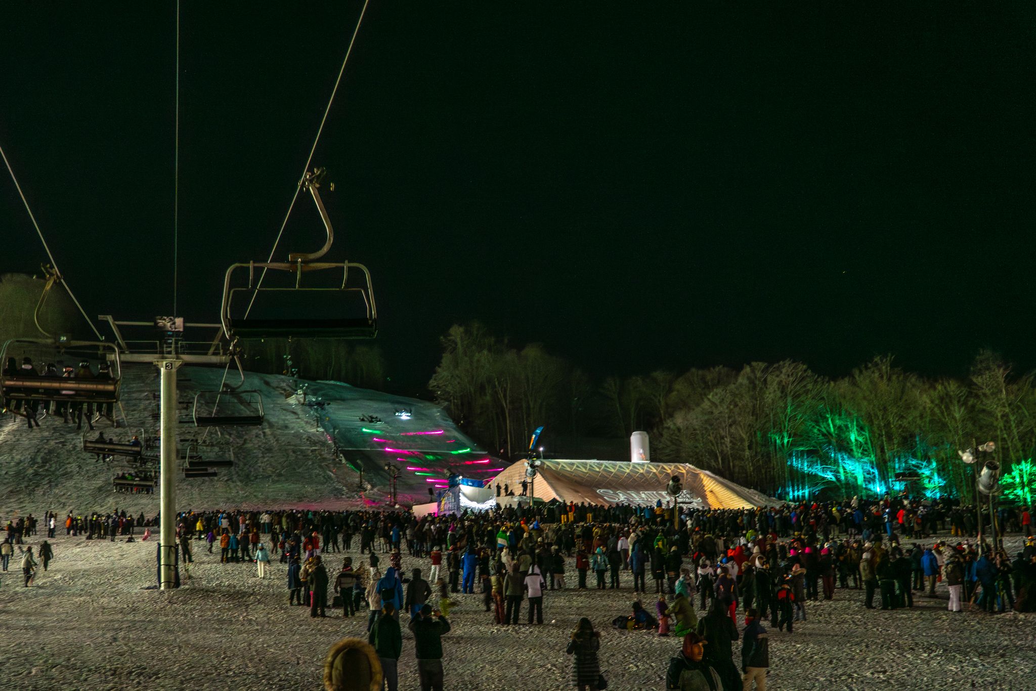 Crowd getting ready for the big air event