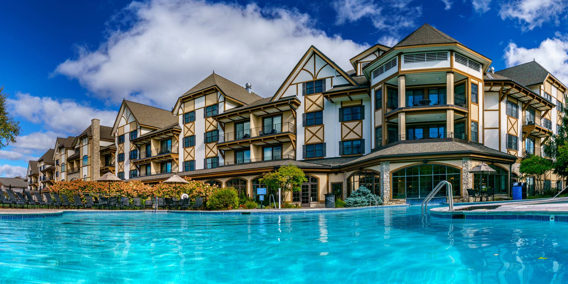 Outdoor pool at Mountain Grand Lodge and Spa