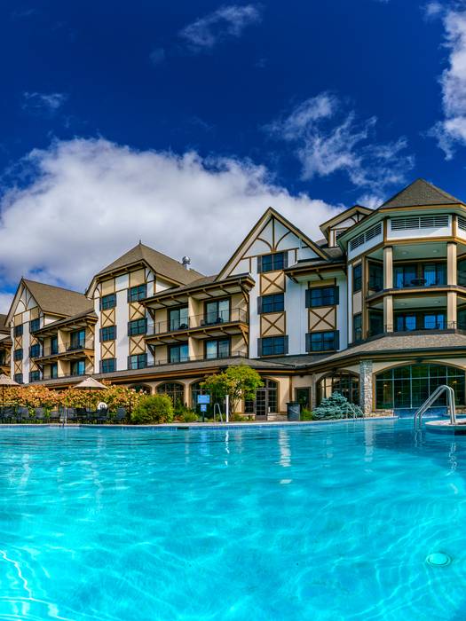 Mountain Grand Lodge and Spa Pool