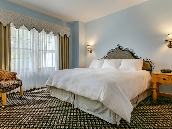 Salzburg Suite Kind bed.