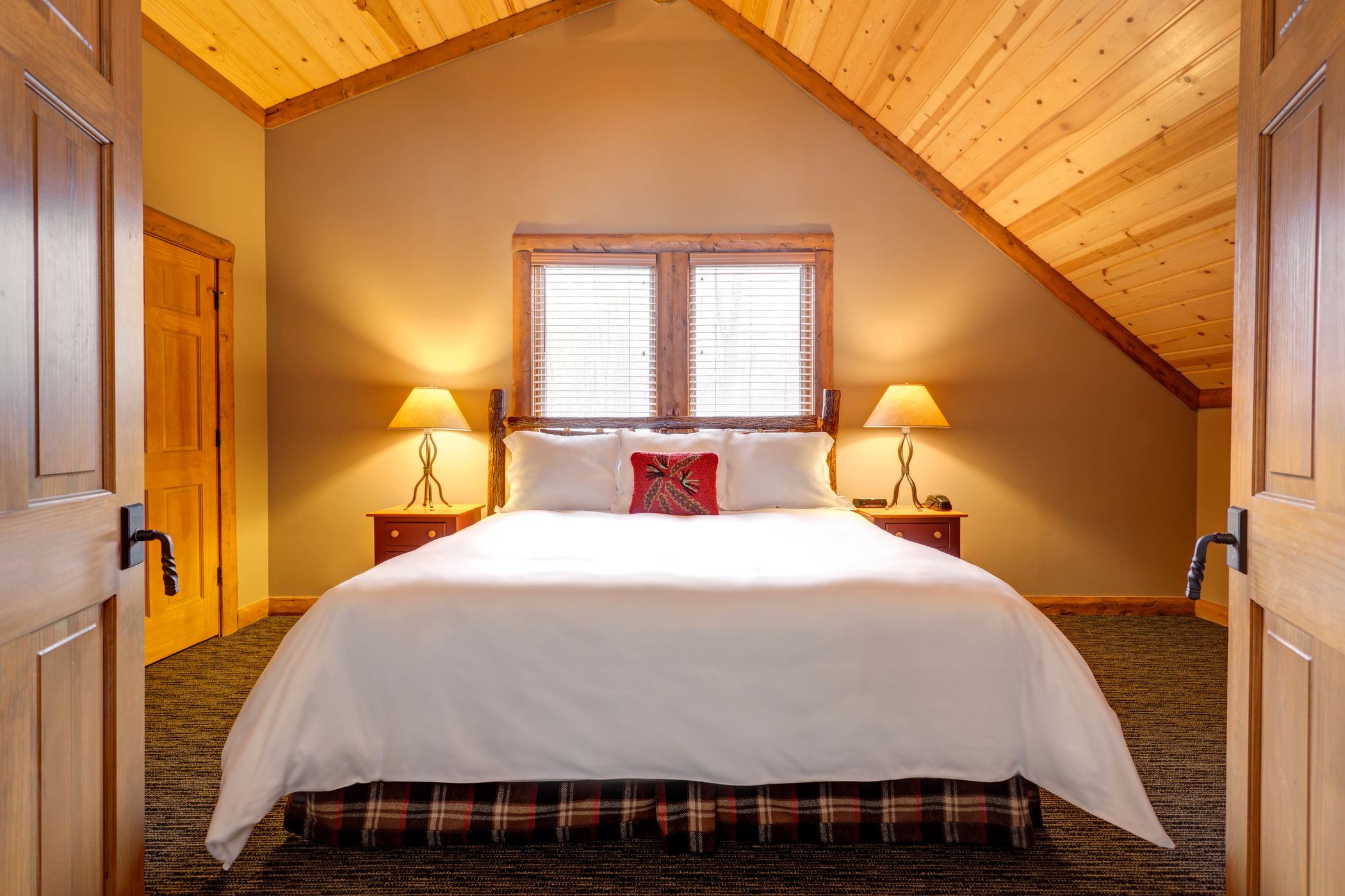 Mountain Cabins King Bed