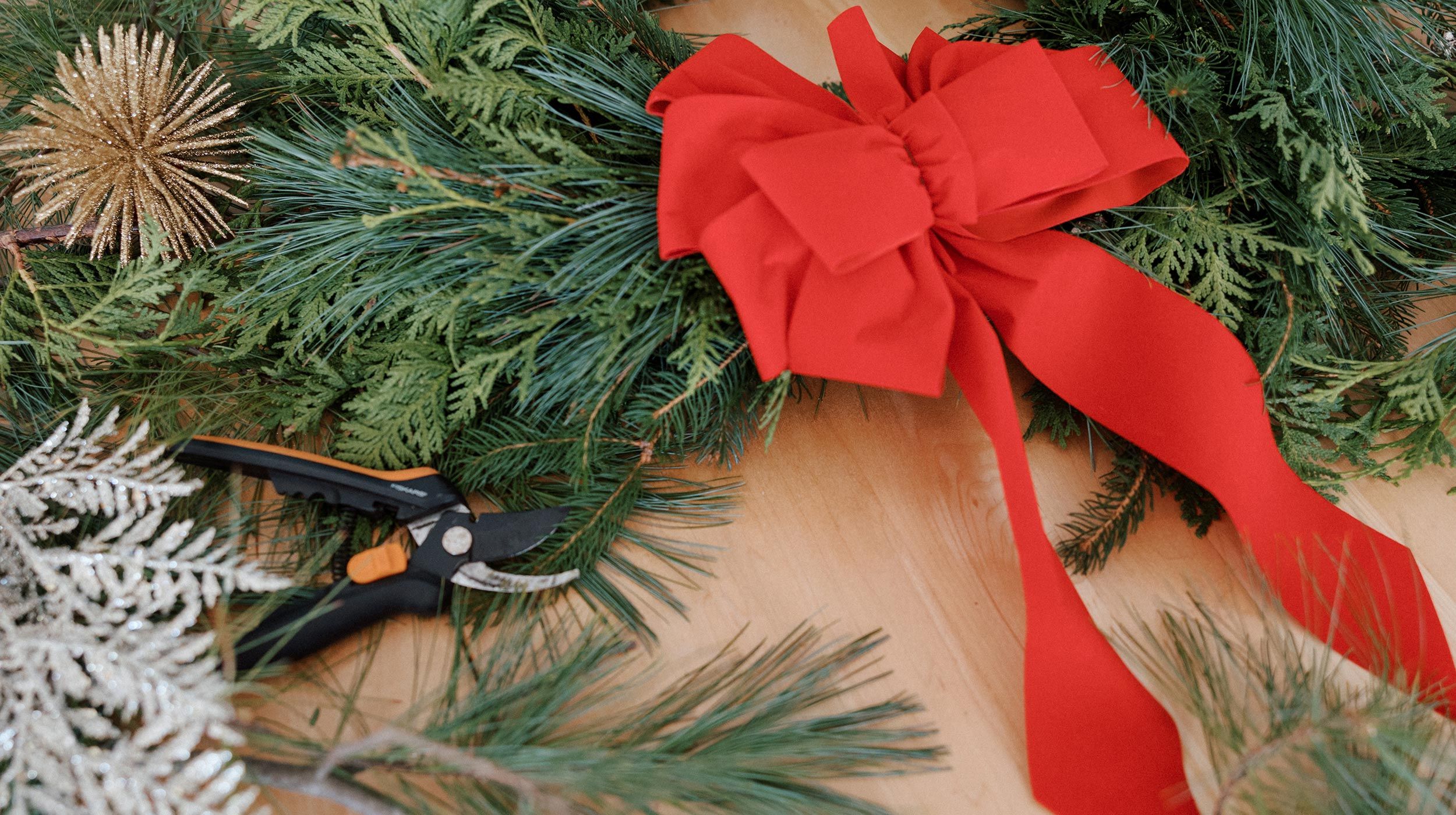 Wreath with clippers
