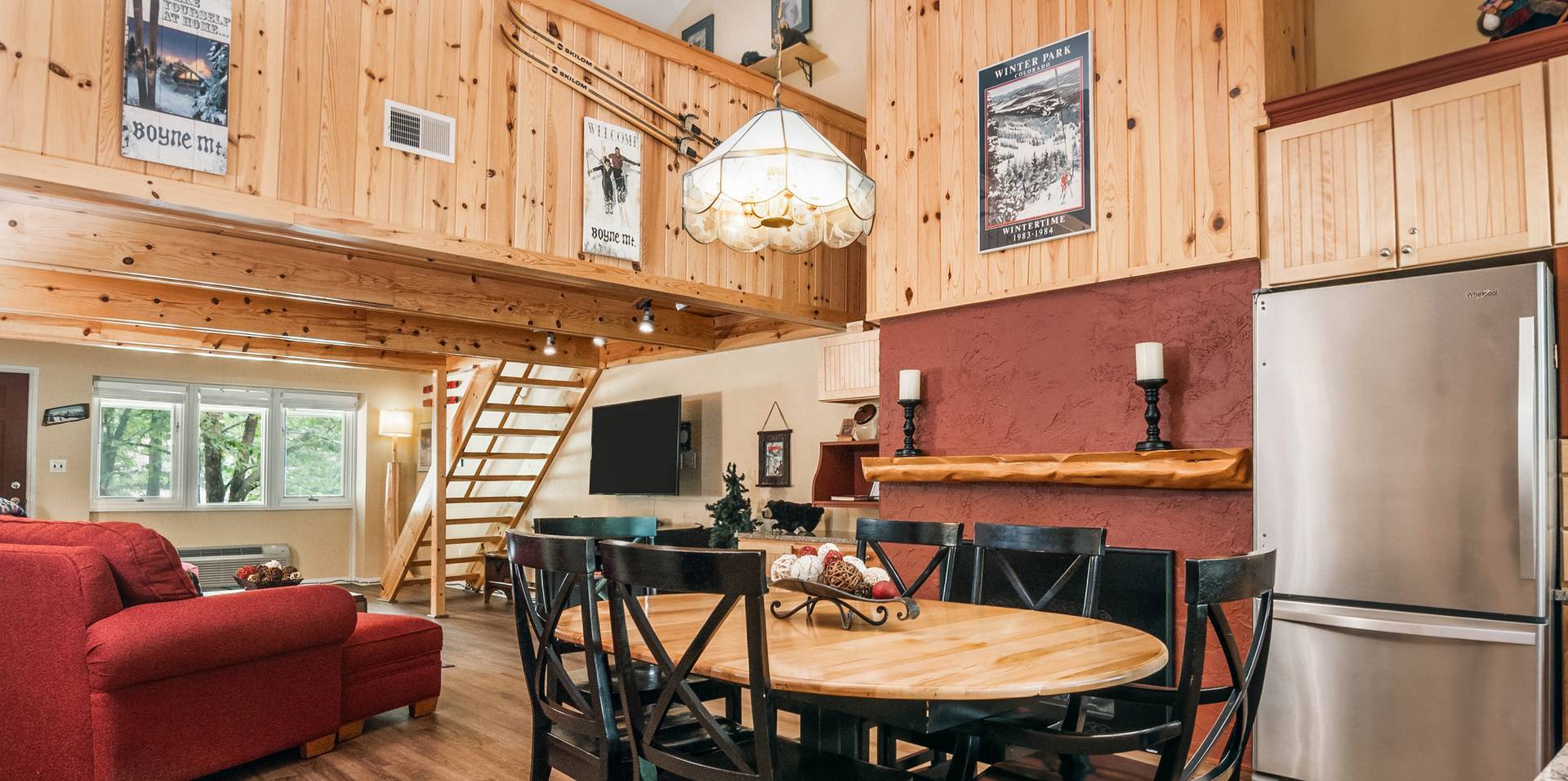 mountain villa dining room at boyne mountain