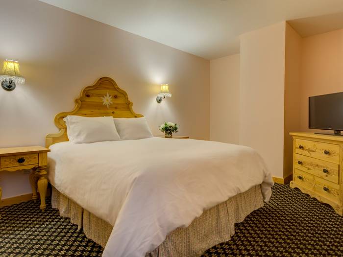 Salzburg Suite bed.