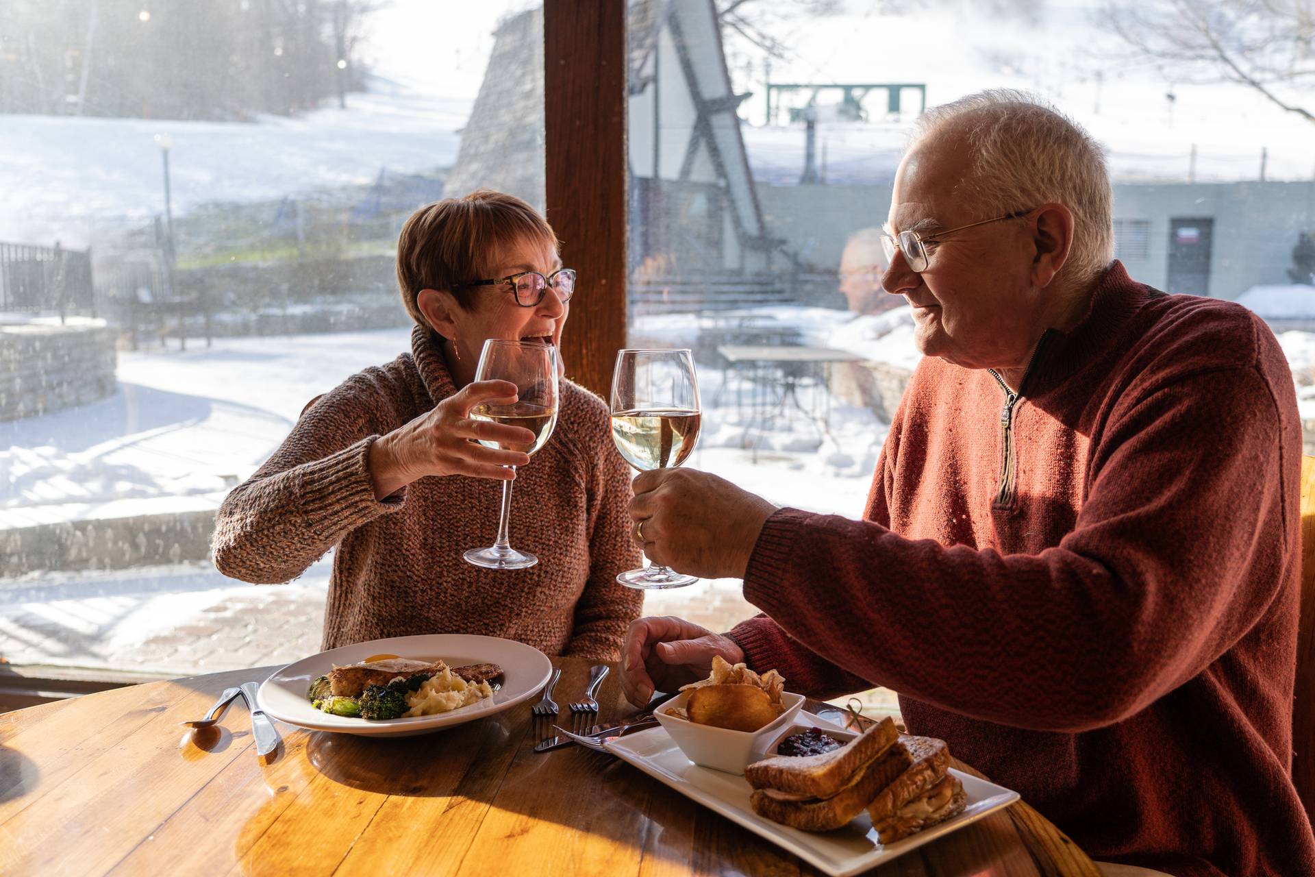 couple having lunch at stein eriksen's
