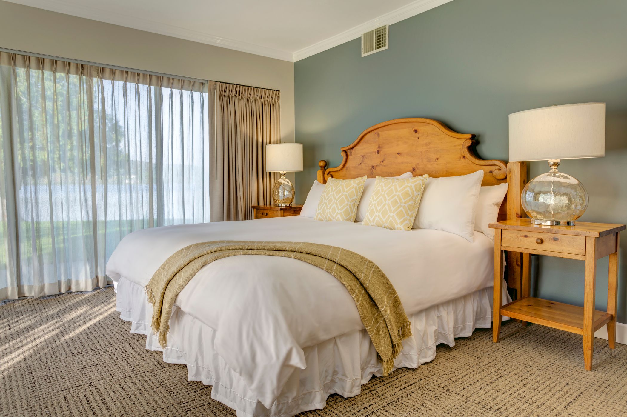 Deer Lake Villas King Bed