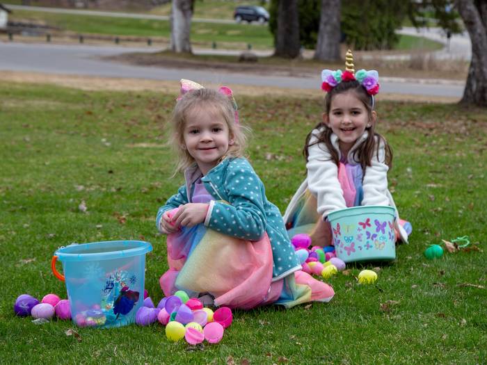 Girls with Eggs