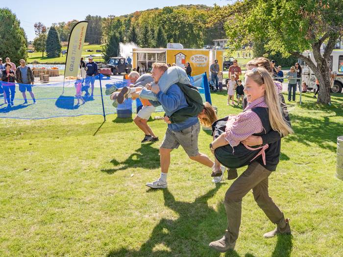 Partner Carrying Contest