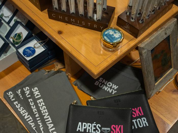 Items displayed on a table at Geschenk Laden