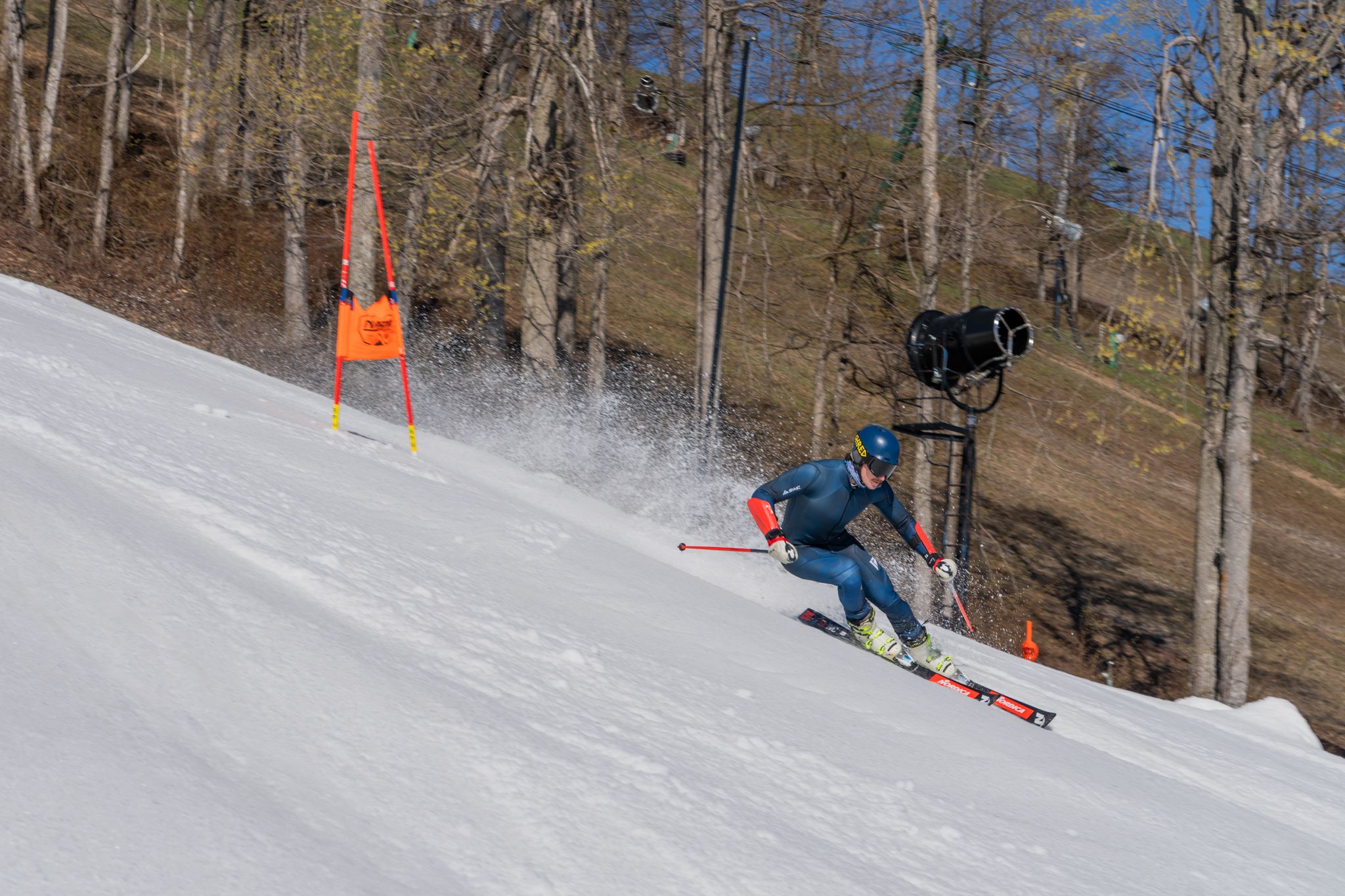guy skiing in gs suit at hemlock open