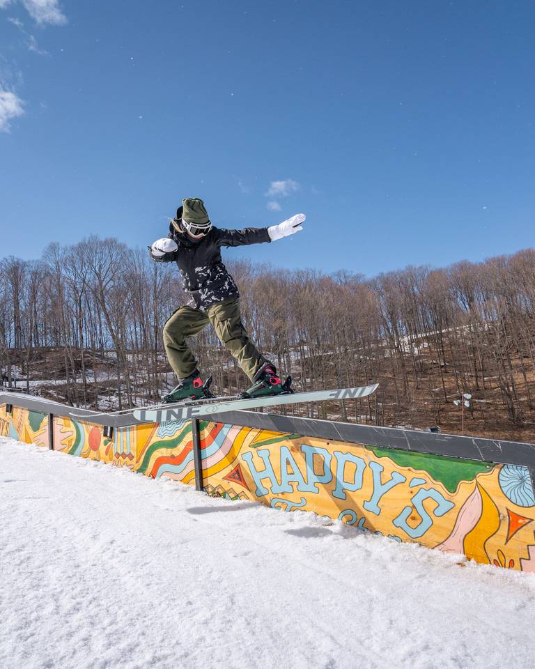 ali pat hitting happy's rail