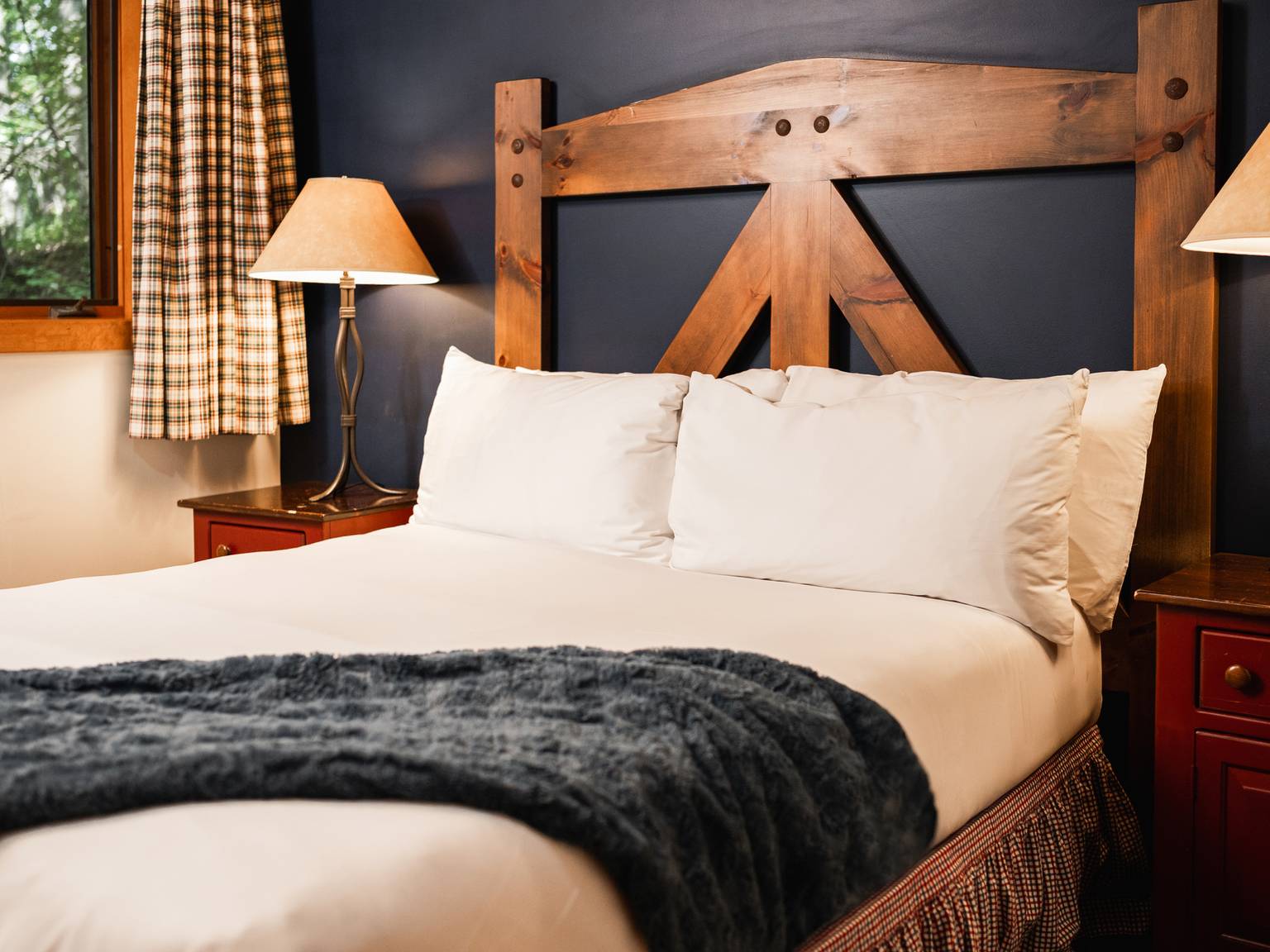 mountain cabins bedroom